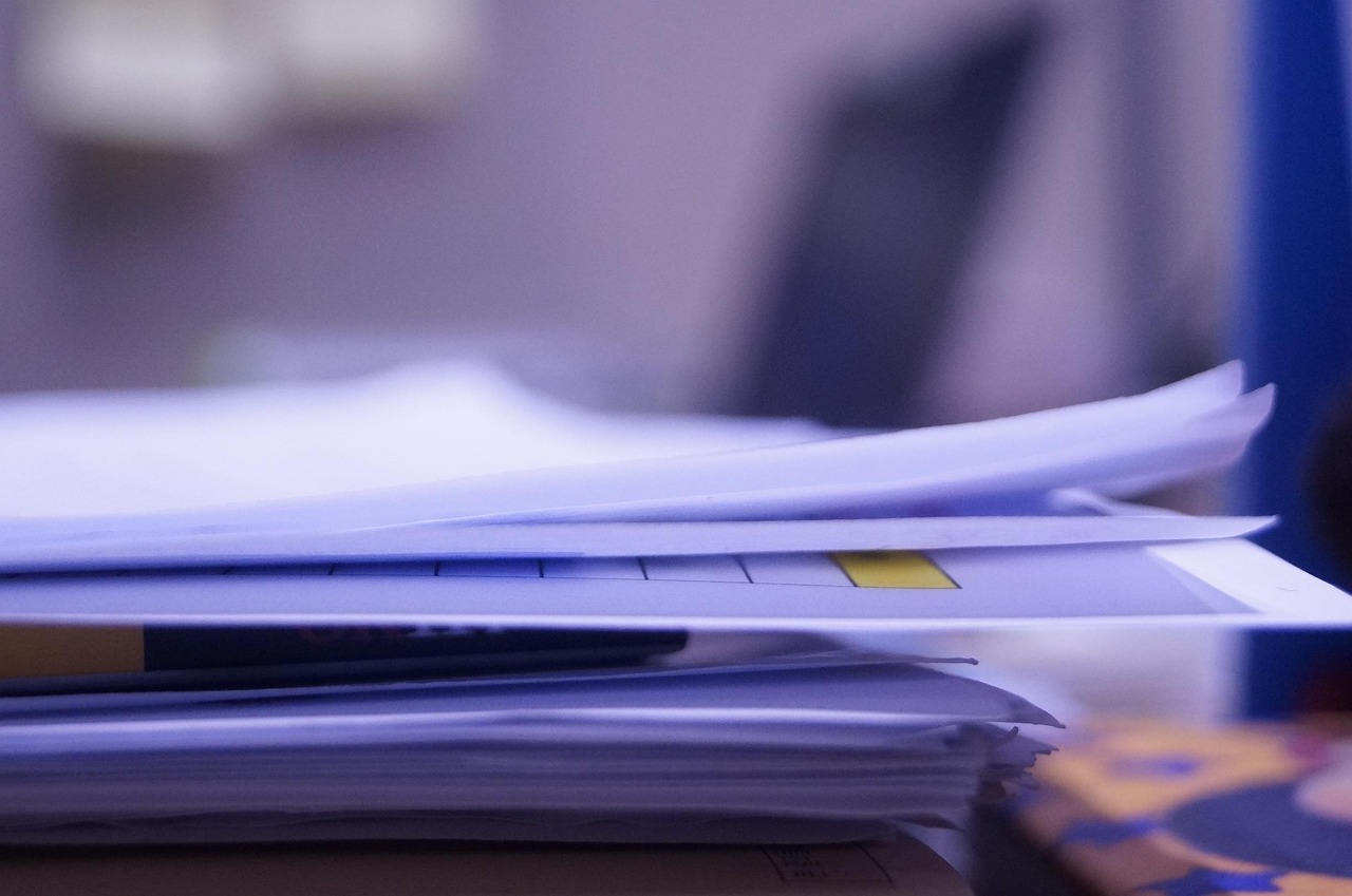 Saudi office workers